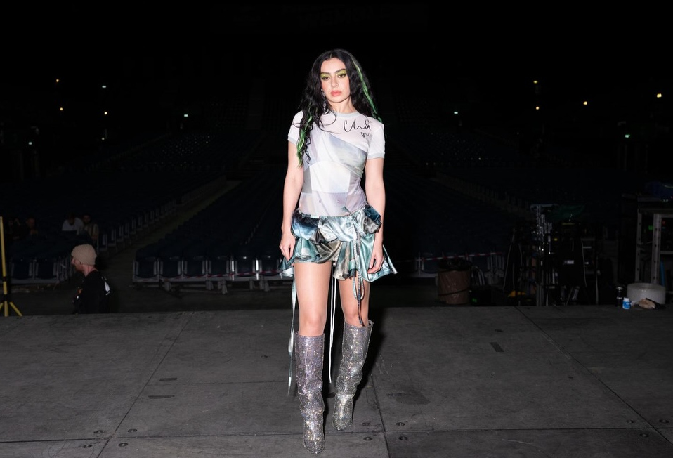 Ponle Play 2026: discos nuevos de Sébastien Tellier, Charli xcx y No te va gustar