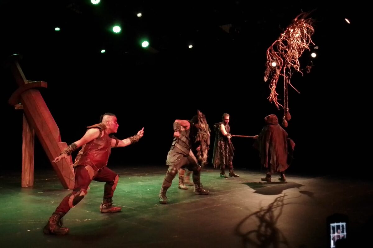 Fenrir: el dios lobo; reinterpretando el mito nórdico